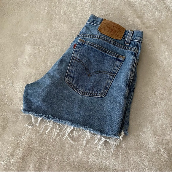 Levi’s High Waisted Cuttoff Shorts SZ 13